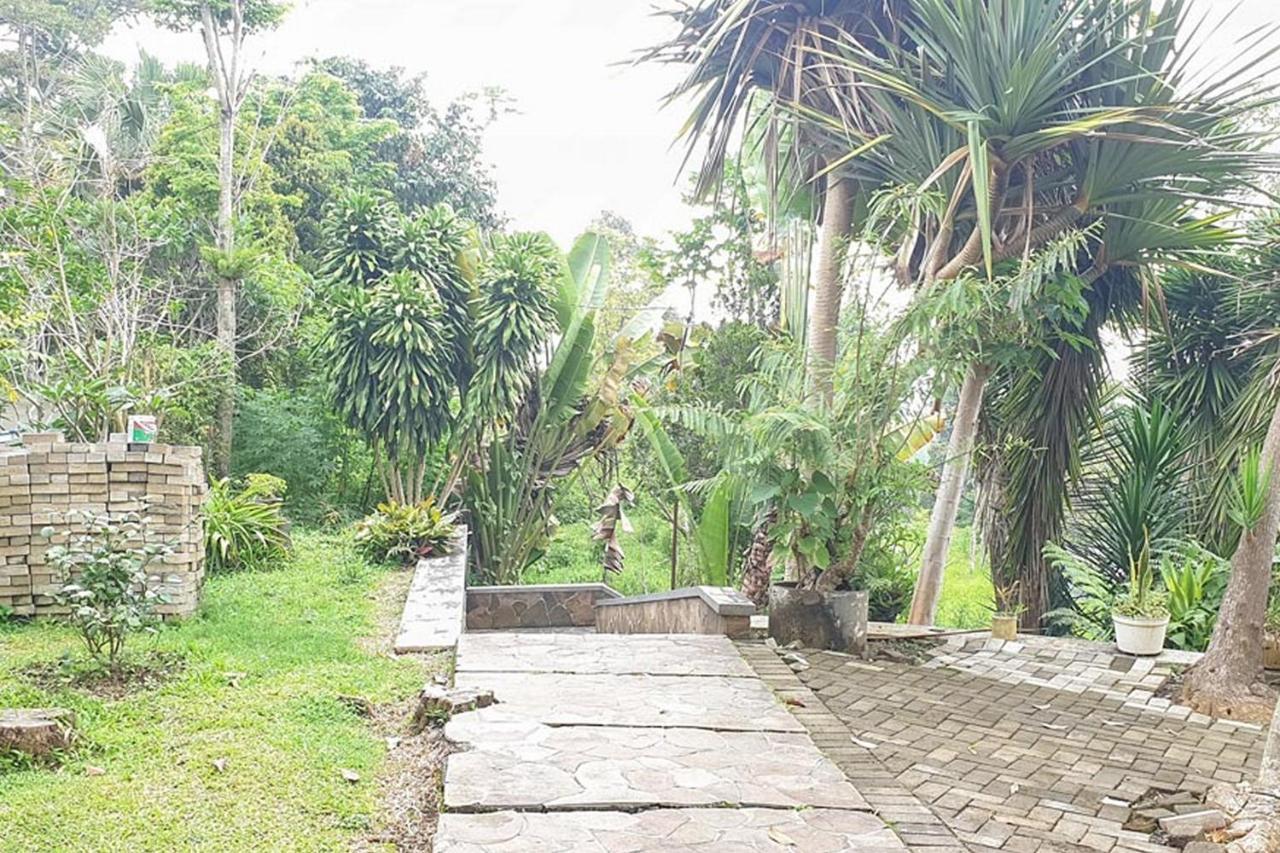 Hotel Bumi Bermi Permai Near Bermi Eco Park Mitra Reddoorz Probolinggo Exteriér fotografie