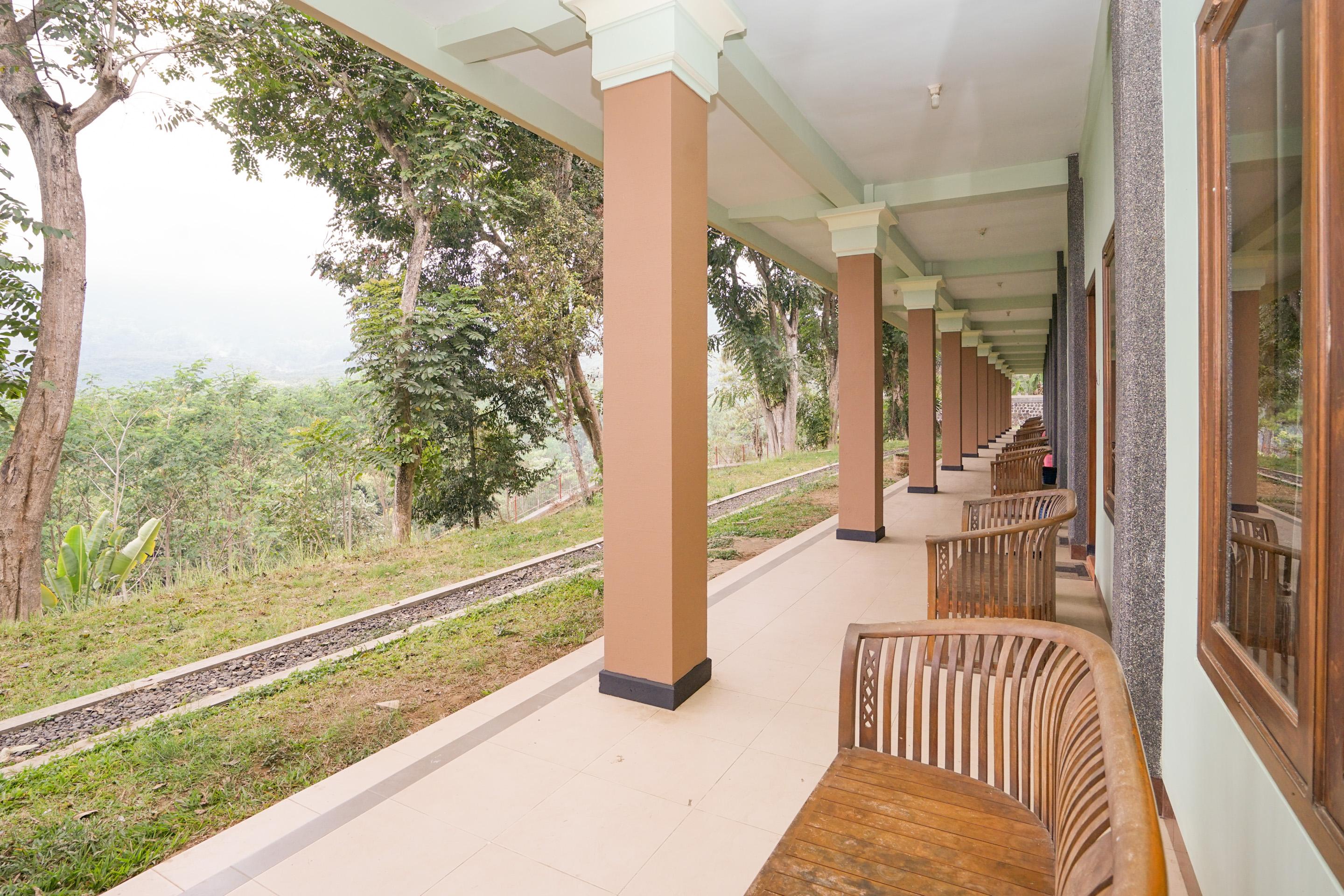 Hotel Bumi Bermi Permai Near Bermi Eco Park Mitra Reddoorz Probolinggo Exteriér fotografie