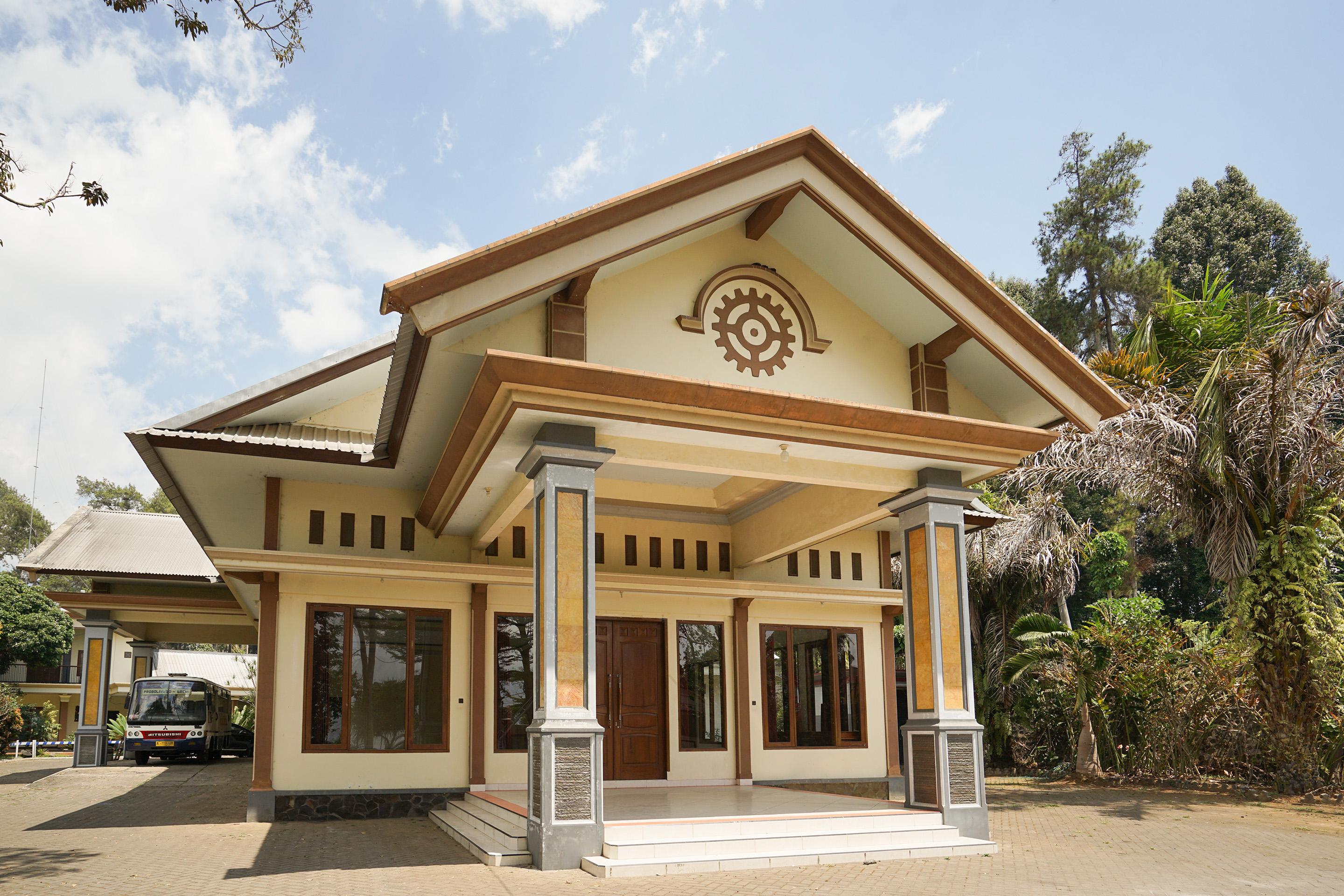 Hotel Bumi Bermi Permai Near Bermi Eco Park Mitra Reddoorz Probolinggo Exteriér fotografie